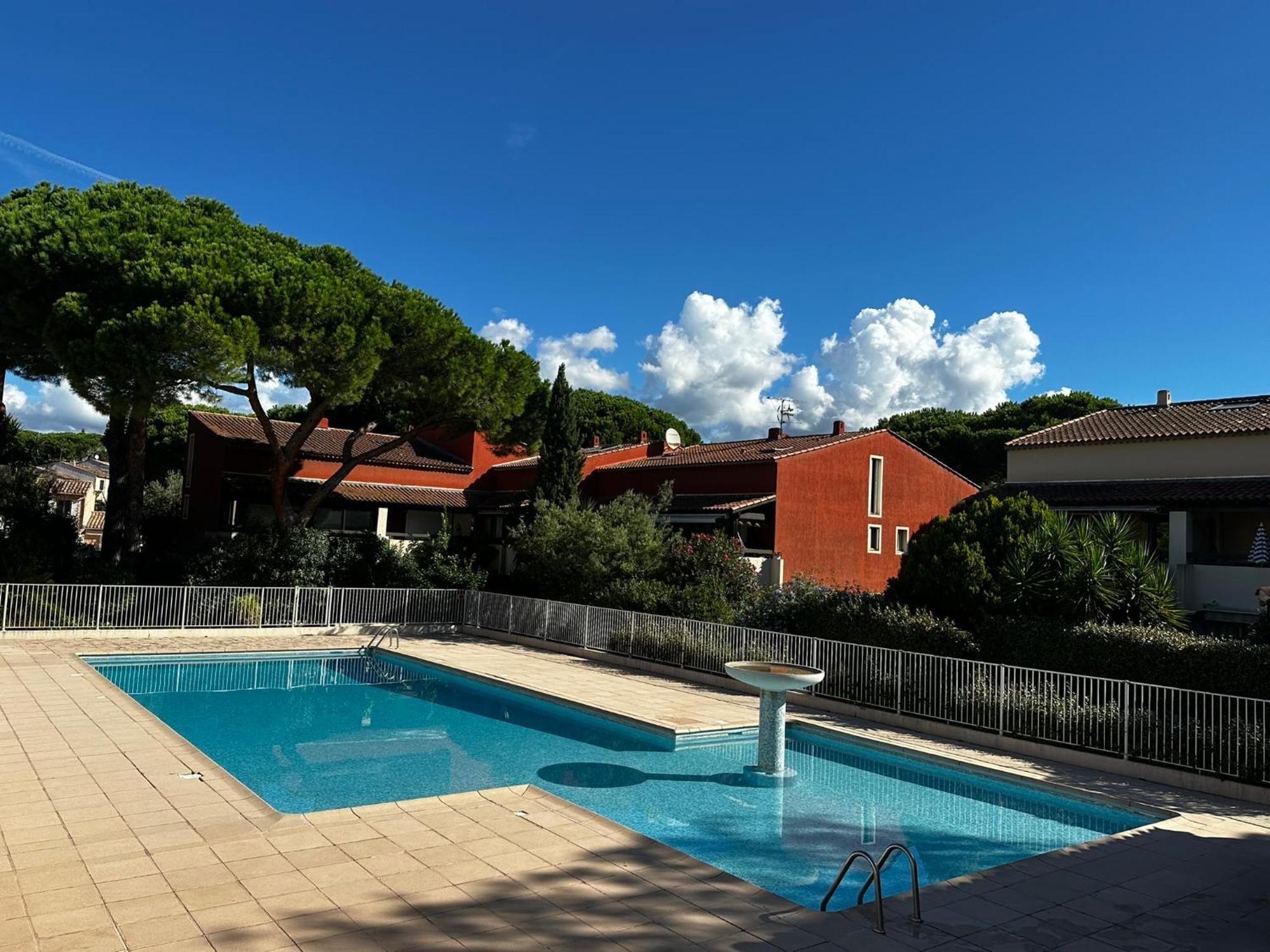 Frejus - Appartement 4 Personnes - Piscine Dış mekan fotoğraf